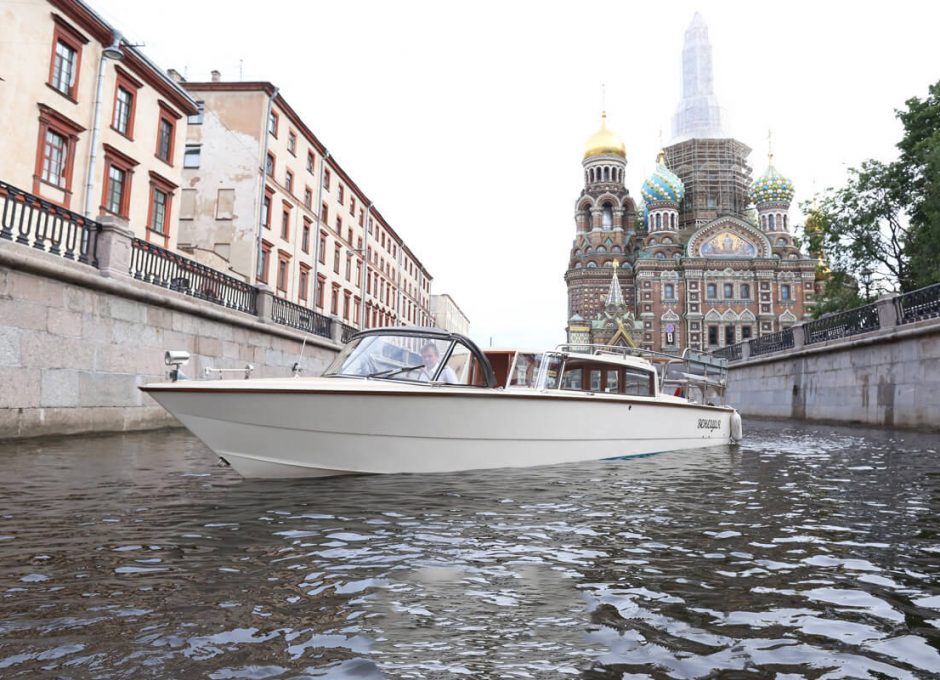 Аренда катера в СПб «Венеция»