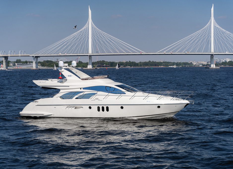 «azimut 55» Аренда яхты в СПб