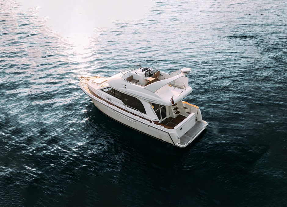 «bayliner 37» Аренда яхты в СПб