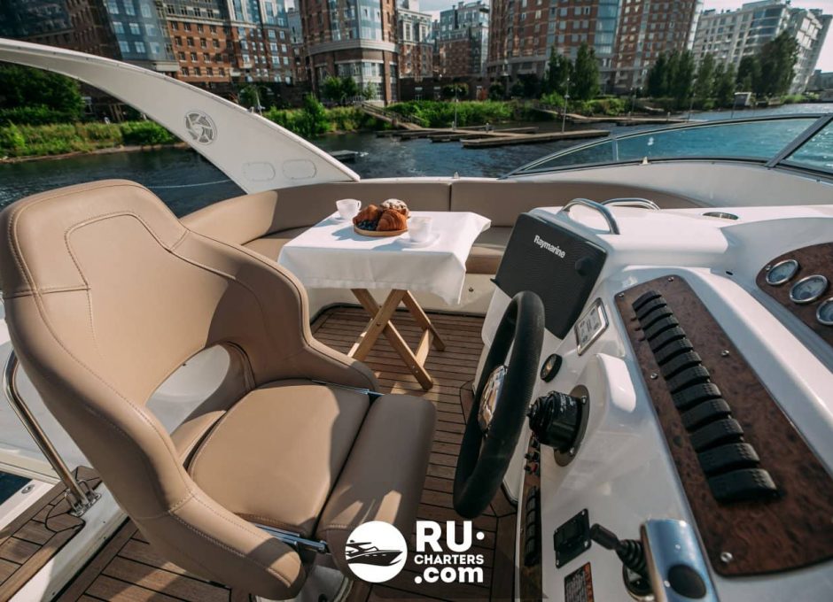 «bayliner 37» Аренда яхты в СПб
