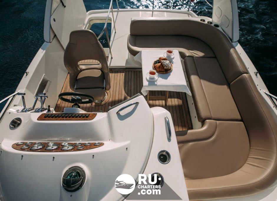 «bayliner 37» Аренда яхты в СПб