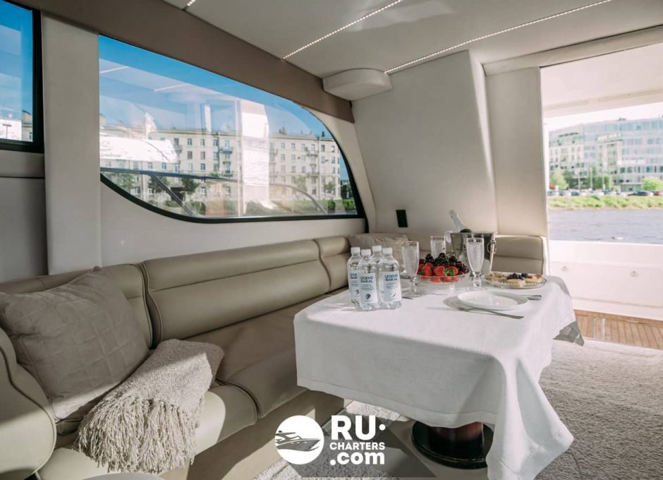 «bayliner 37» Аренда яхты в СПб