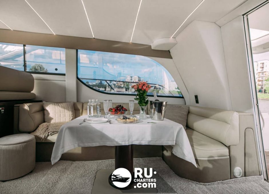 «bayliner 37» Аренда яхты в СПб