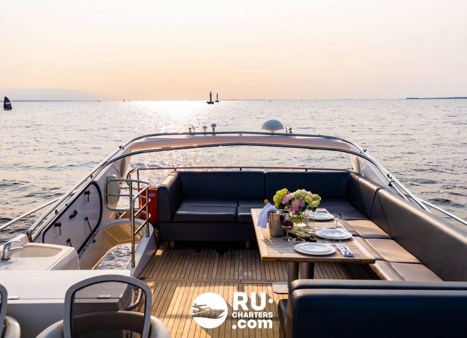 «sunseeker Pallada 70» Аренда яхты в СПб