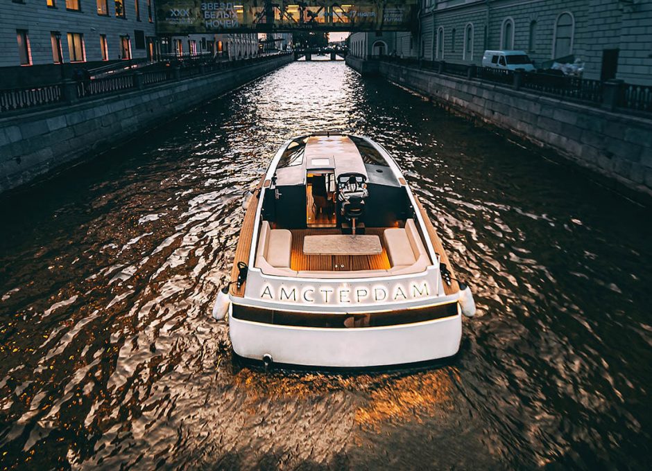Аренда яхты «Амстердам» в Санкт Петербурге