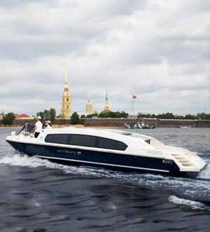 Аренда катера Velvette 33 в Санкт Петербурге