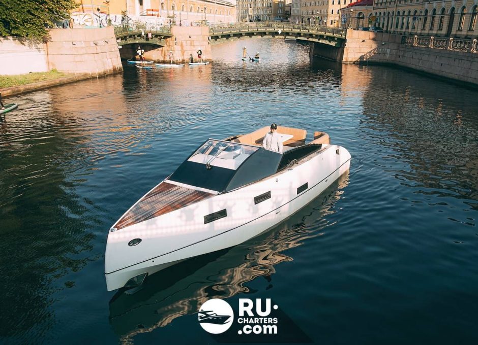 Аренда катера «velvette 33» в Санкт Петербурге