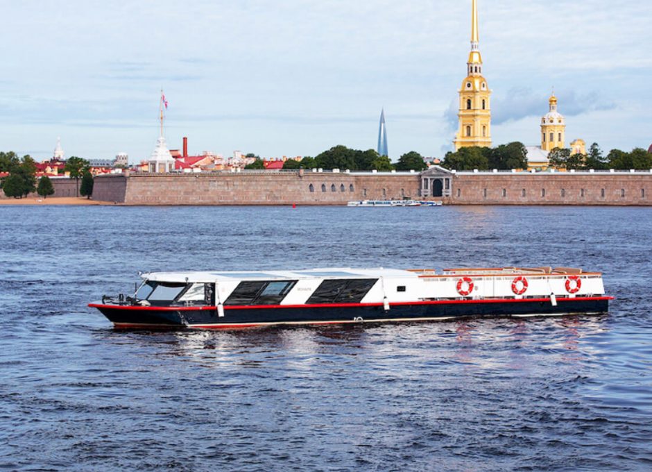 «Монарх» Аренда теплохода в СПб