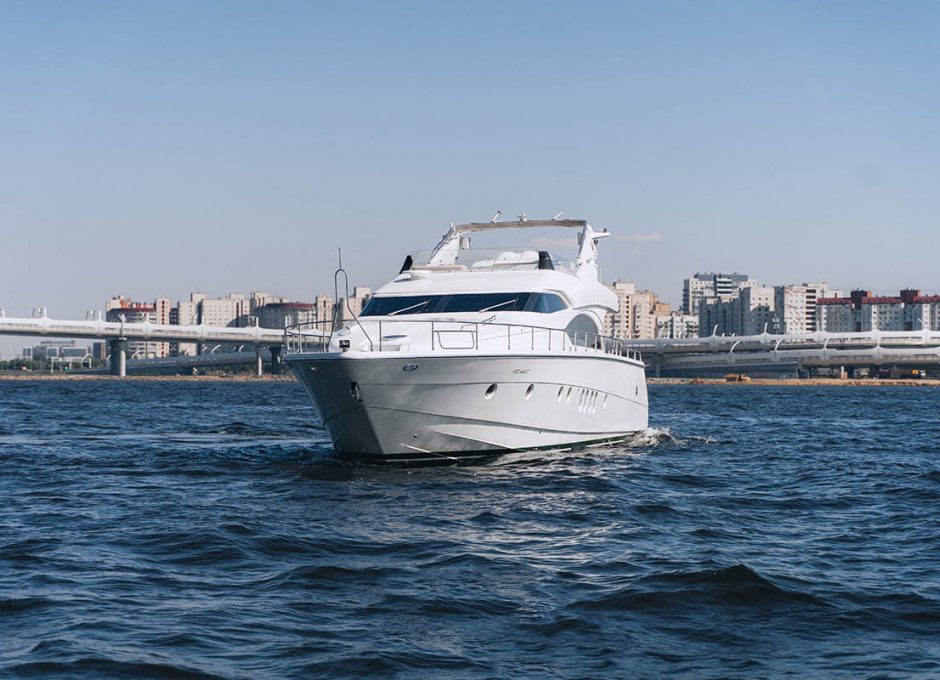 «dominator 68» Аренда яхты в СПб