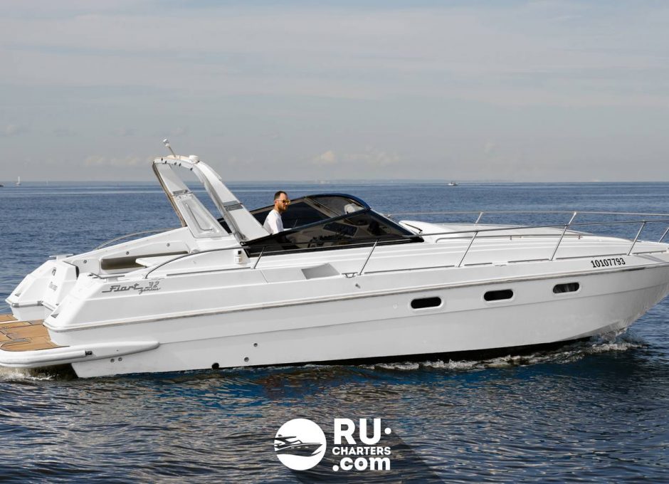 Аренда яхты «fiart Genius 32 Пилар» в Санкт Петербурге