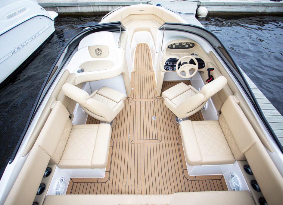 Аренда катера «pioneer» в Санкт Петербурге