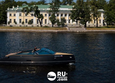 Аренда катера Black Cruiser 33 в Санкт Петербурге