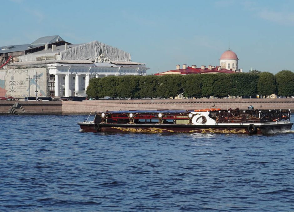 Аренда теплохода в СПб «Максимус»