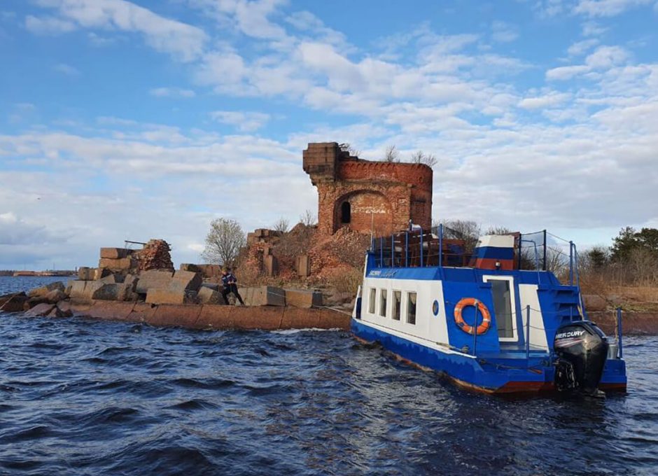 Аренда катамарана «larus» в Кронштадте