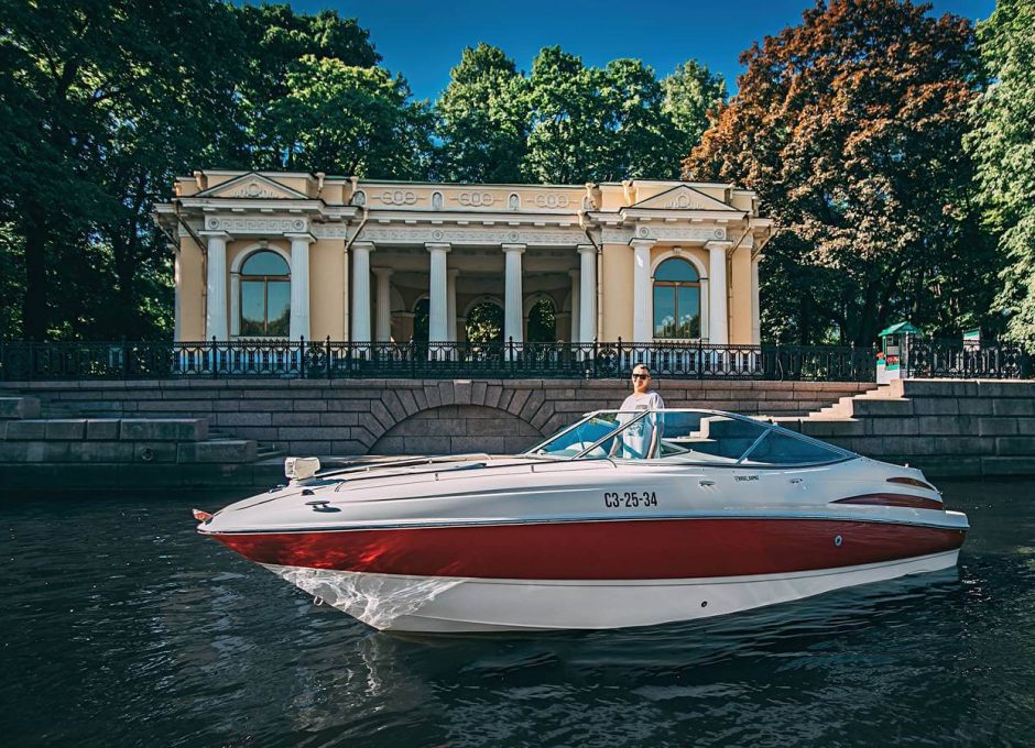 Аренда катера в СПб «moulin Rouge»