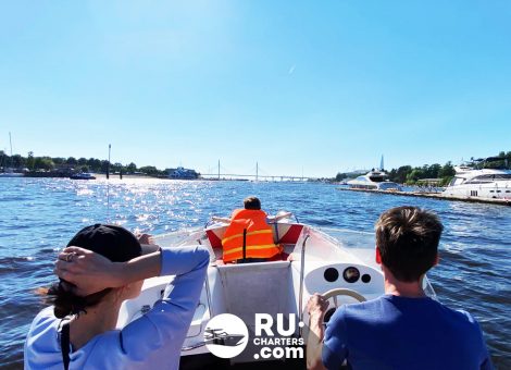 Аренда катера в Санкт Петербурге  «ready»