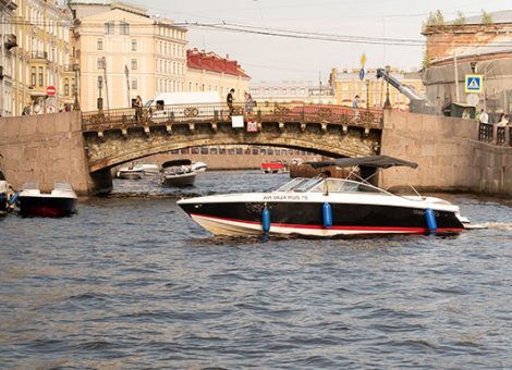 Аренда катера Cobalt 272 в Санкт Петербурге
