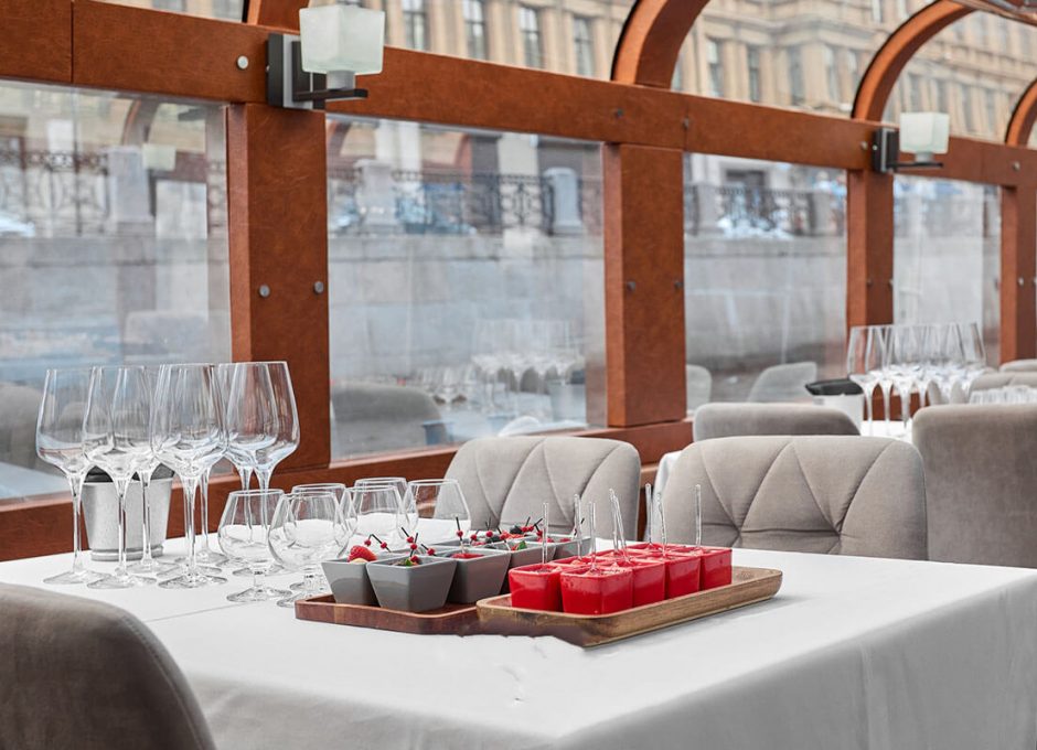 «Соната» Аренда теплохода в СПб