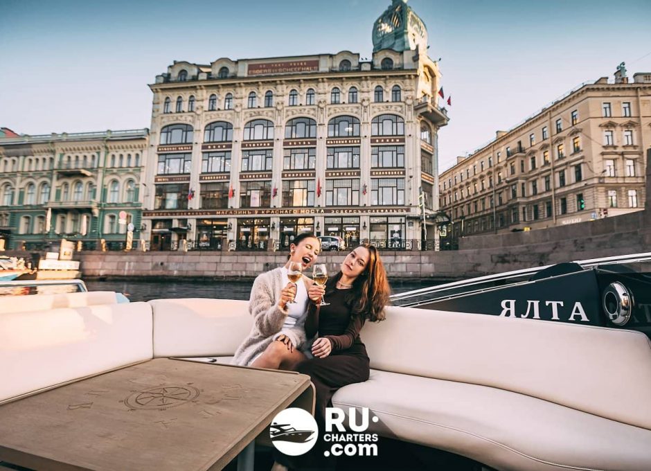 Аренда катера в Санкт Петербурге «Ялта»