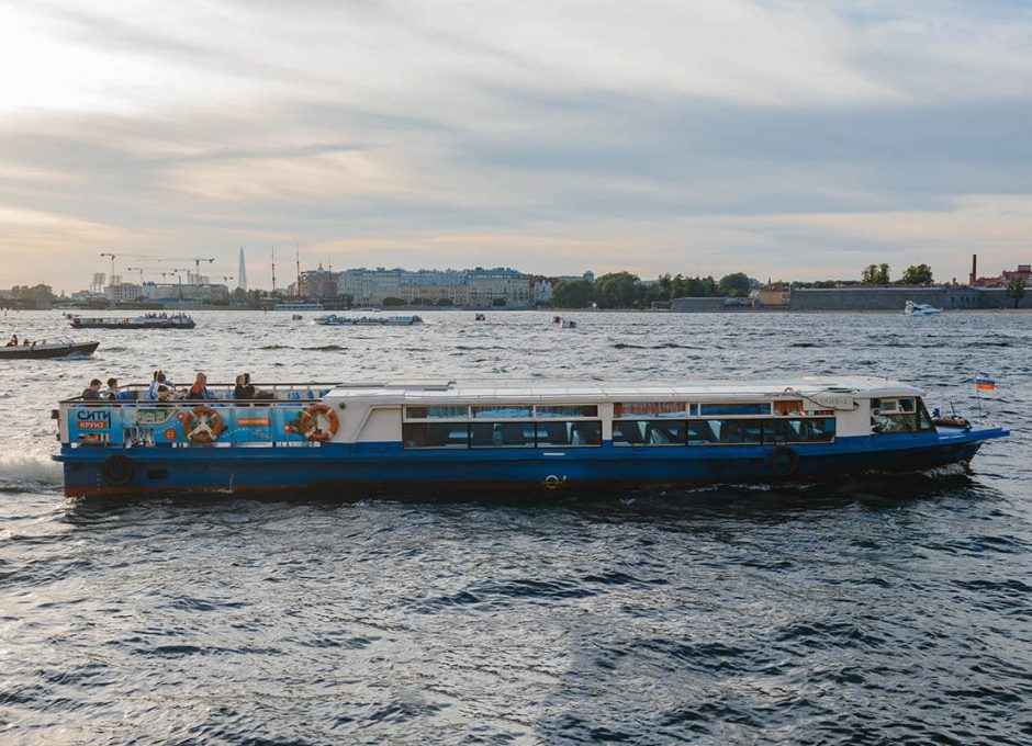 «Разлив» Аренда теплохода в СПб
