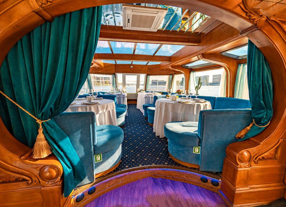 Аренда теплохода в СПб «Астра»