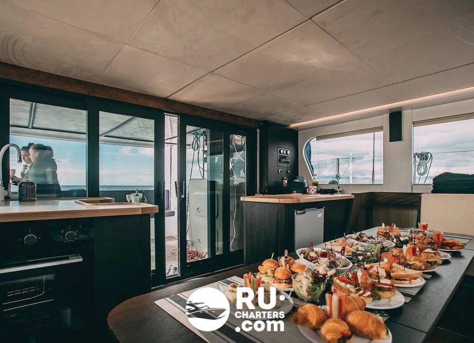 «Джокор» Аренда парусного катамарана в Санкт Петербурге «jocore»