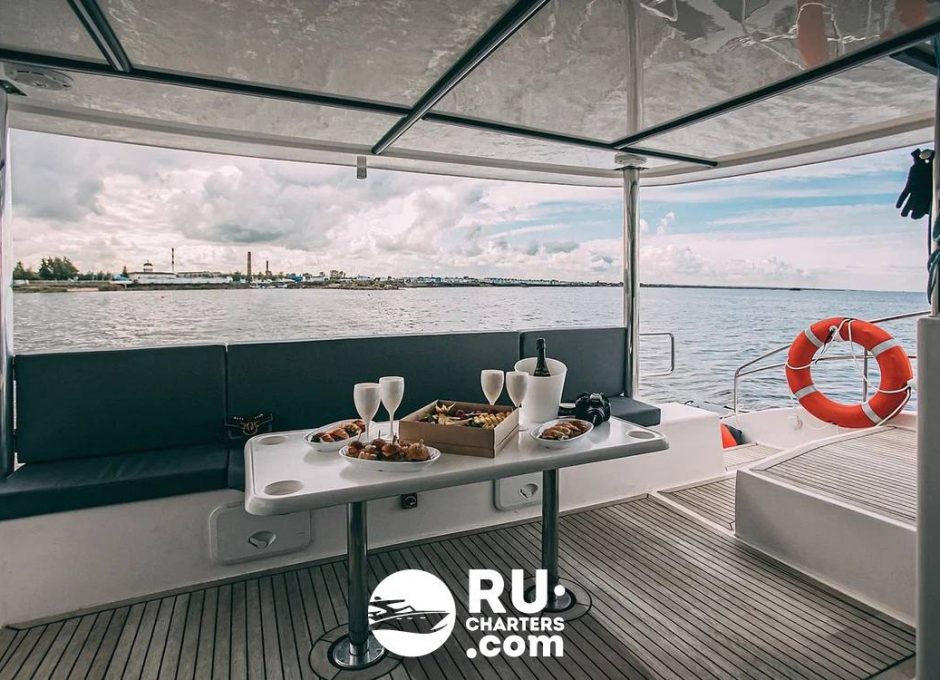 «Джокор» Аренда парусного катамарана в Санкт Петербурге «jocore»