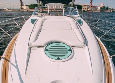 Аренда катера «expression 33» в Санкт Петербурге