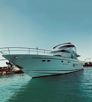 Аренда яхты в Санкт Петербурге Fairline Squadron 62