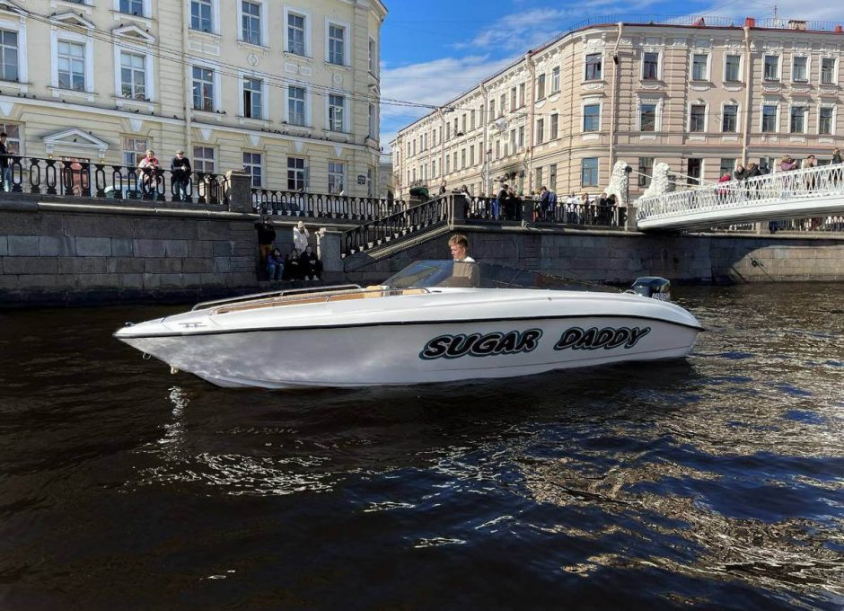 Аренда катера в СПб «daddy 24»