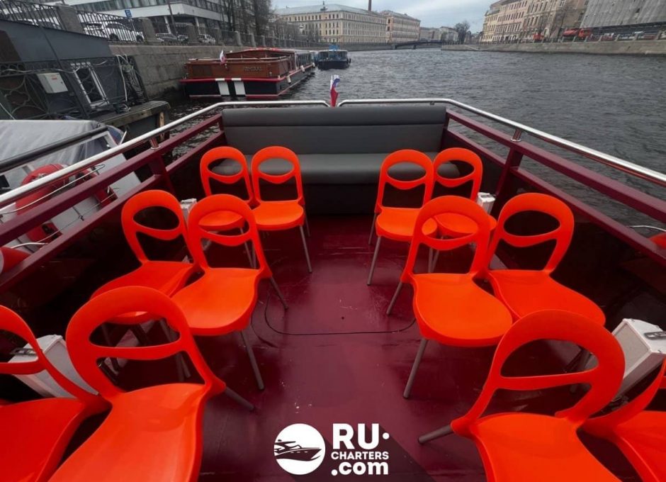 Аренда теплохода «Яшма» в Санкт Петербурге