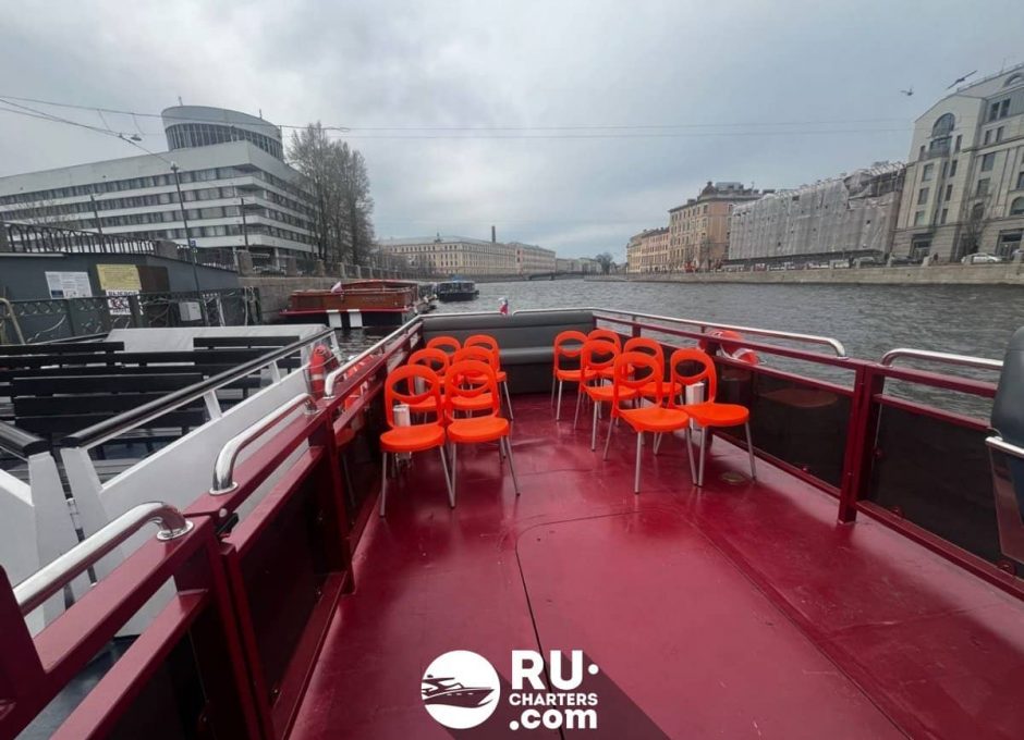 Аренда теплохода «Яшма» в Санкт Петербурге