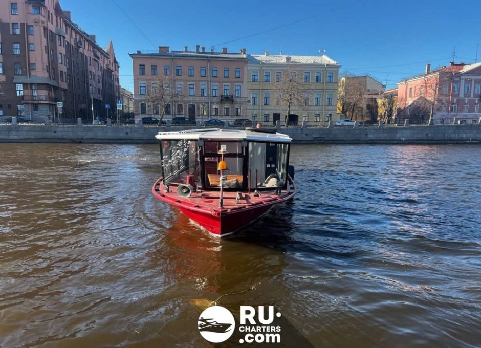 Аренда теплохода «Яшма» в Санкт Петербурге