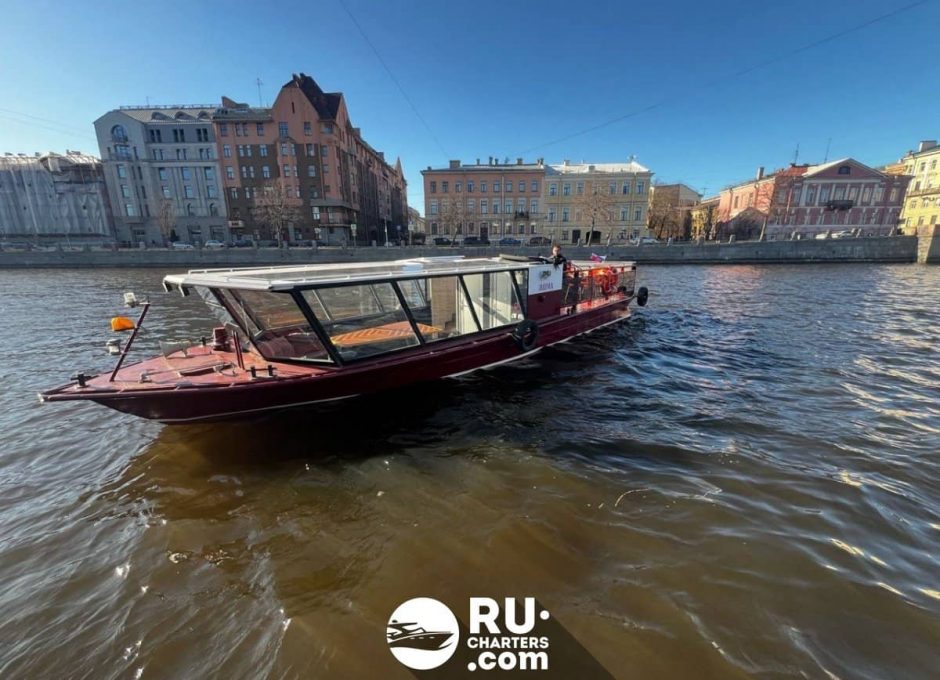 Аренда теплохода «Яшма» в Санкт Петербурге