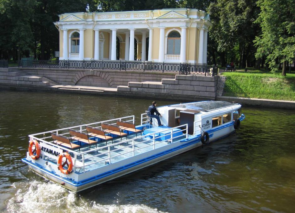 Аренда теплохода «Атаман» в Санкт Петербурге