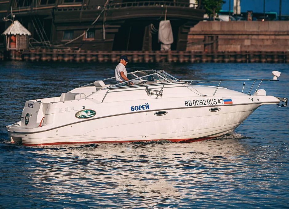 Аренда катера в СПб «Борей»