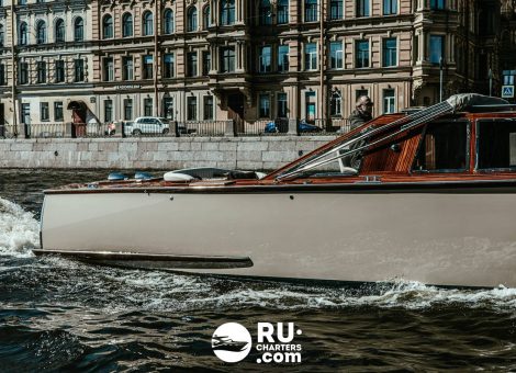 Аренда катера в Спб «Версаль»
