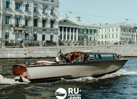 Аренда катера в Спб «Версаль»