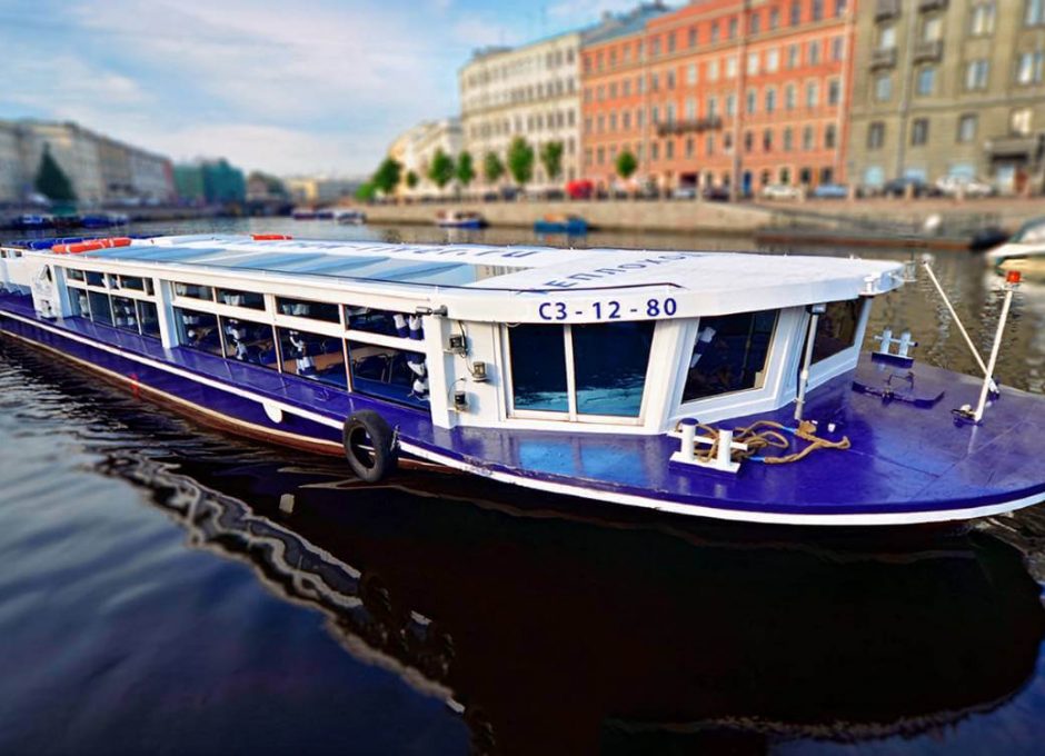 «Фантом» Аренда теплохода в СПб