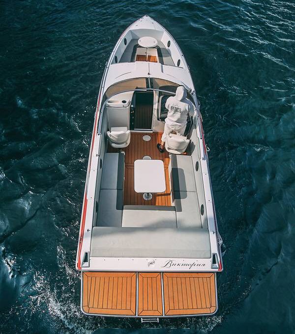 «wellcraft 31 Виктория» Аренда катера в СПб