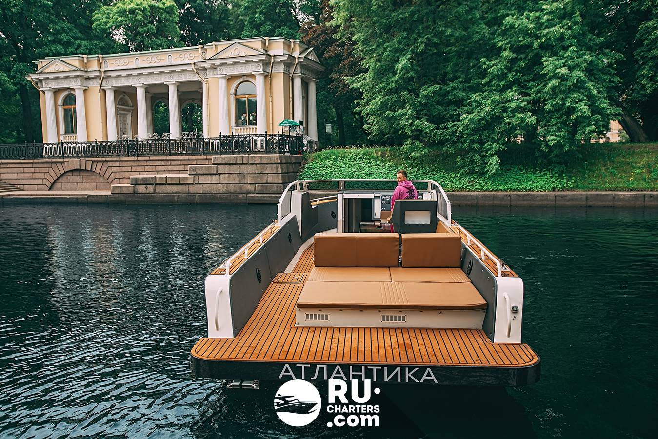 Аренда катера в Санкт-Петербурге «Атлантика»