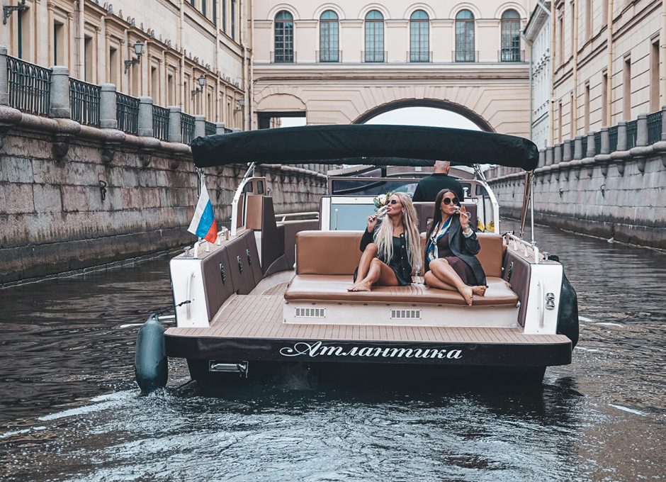 «Атлантика» Аренда катера в СПб
