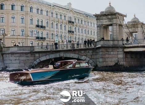 «Консул» Аренда катера в СПб