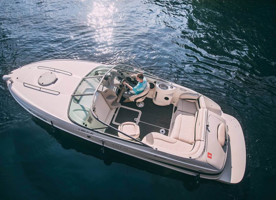 «maxum 2400sc Кот Кокос» Аренда катера в СПб