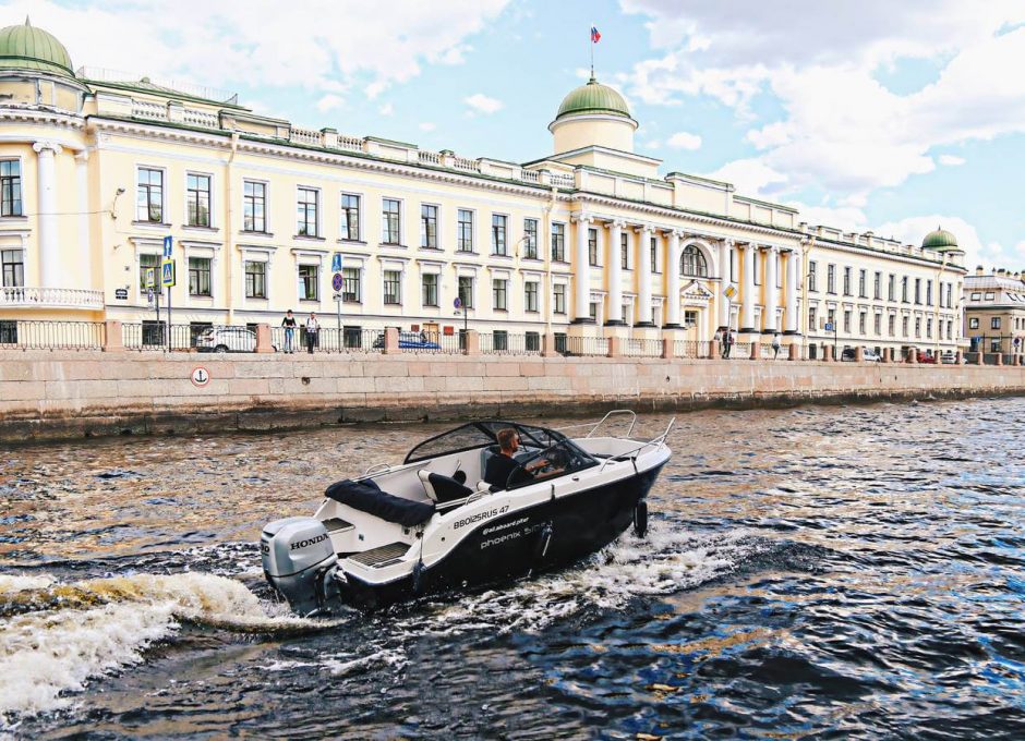 «phoenix 47» Аренда катера в СПб