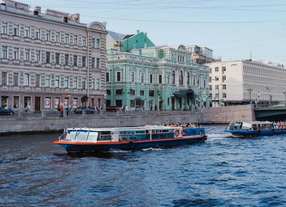 «Чародейка» Аренда теплохода в Санкт Петербурге