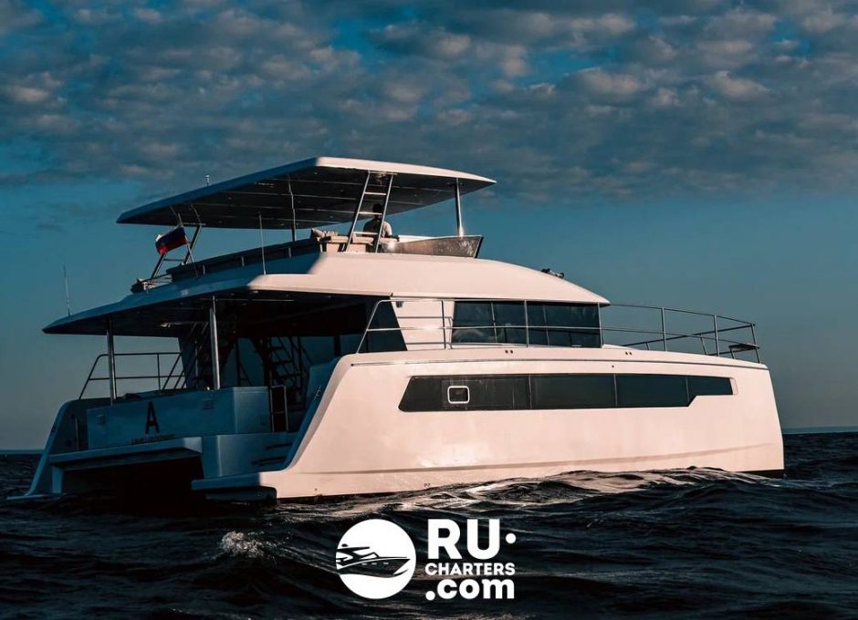 «jocore A» аренда моторного катамарана в Санкт Петербурге