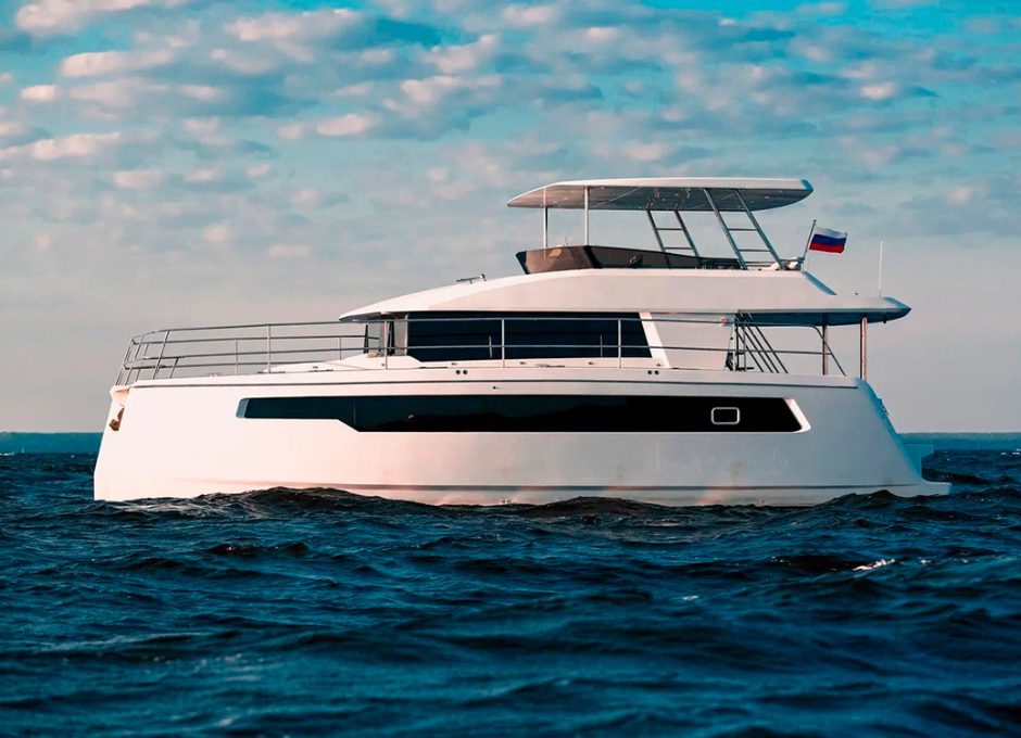 «jocore A» аренда моторного катамарана в Санкт Петербурге