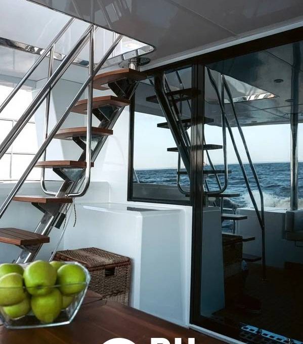 «jocore A» аренда моторного катамарана в Санкт Петербурге