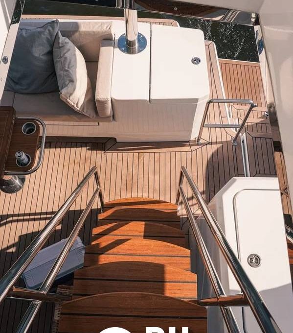 «jocore A» аренда моторного катамарана в Санкт Петербурге